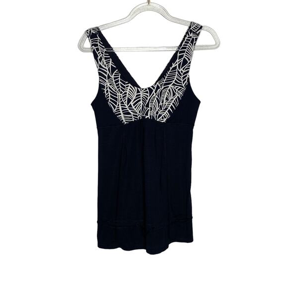 lululemon athletica Tops - Lululemon Womens Size 4 Tank‎ Top Cinch Waist Black White Pullover Activewear